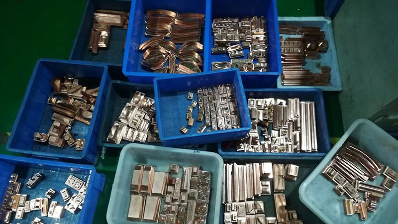 小家电模具定制，价格构成揭秘**