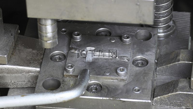 压铸模具使用寿命：揭秘其关键因素与优化策略