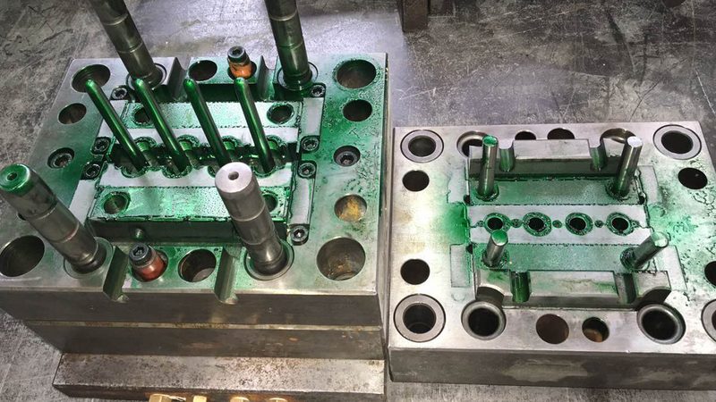 东莞小型模具批发市场：揭秘小型模具的选型与保养